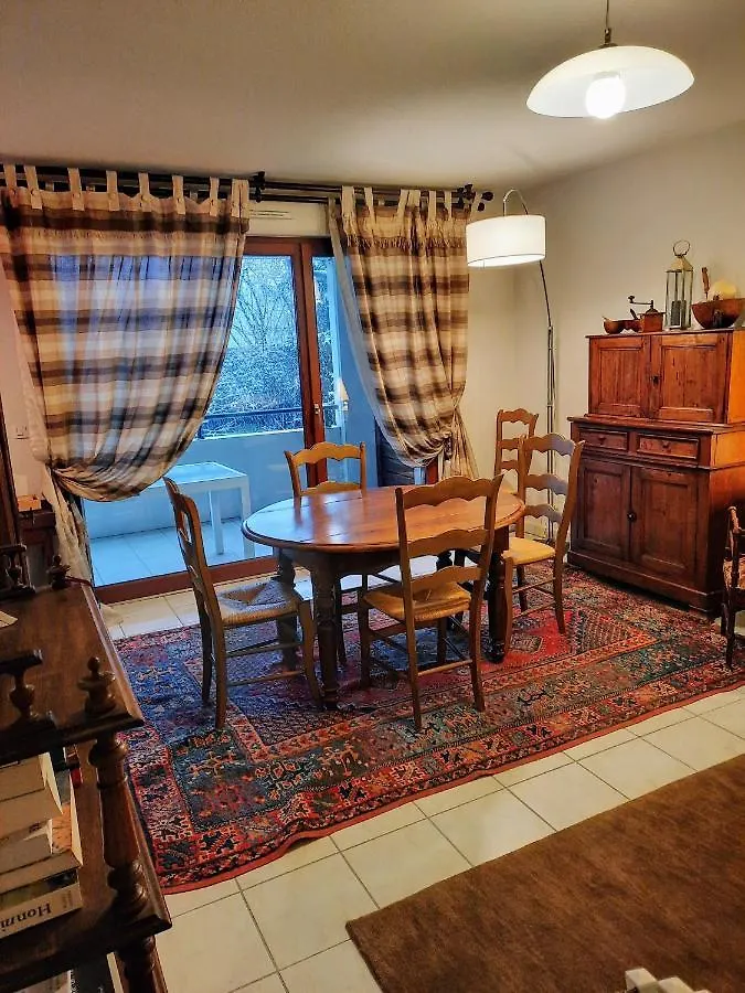 Appartement Entre Lac D'Annecy Et Montagnes, Golf Et Parapente A Pieds Talloires